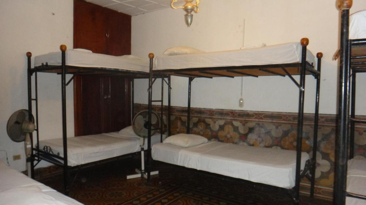 Hostal Sonati León Exteriör bild