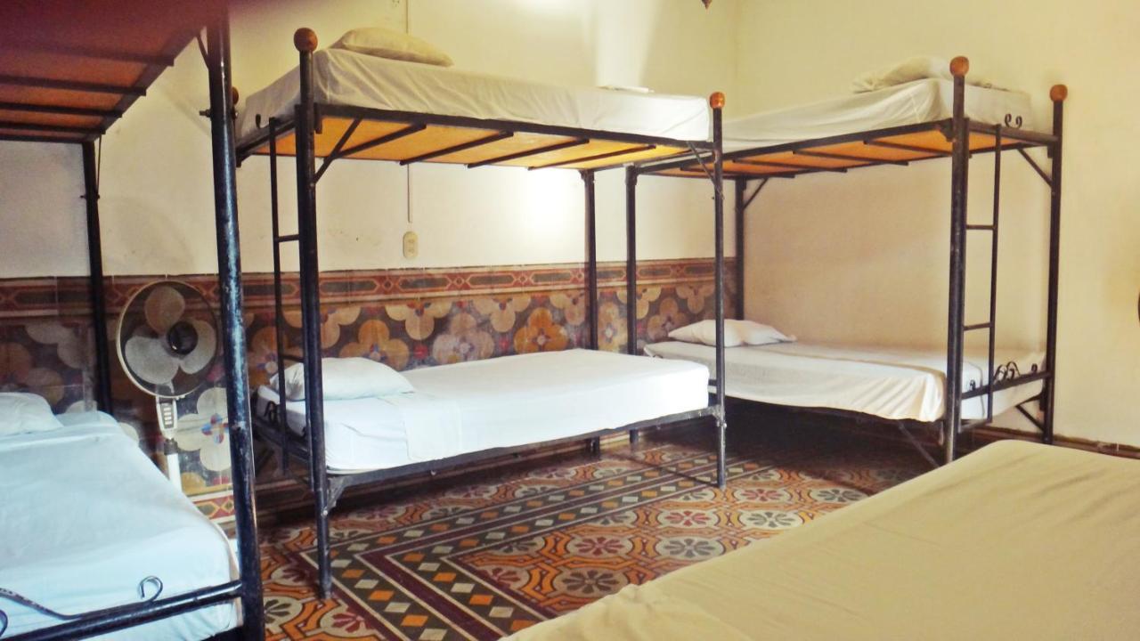Hostal Sonati León Exteriör bild